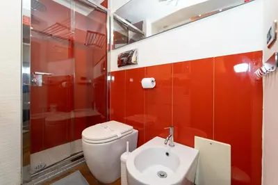 Bagno di Spanish Quarter View, Steps from Metro !