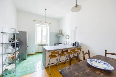 Cucina o angolo cottura di Centrally Located By The Sea Prestigious