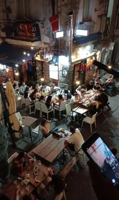 Ristorante o altro punto ristoro di Bella Mbriana,1mn da Via Toledo