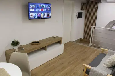 TV o dispositivi per l'intrattenimento presso Bella Mbriana,1mn da Via Toledo