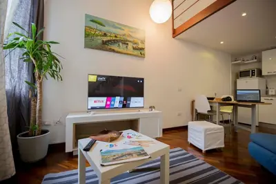 TV o dispositivi per l'intrattenimento presso NapoliStayIn Central Flat in Naples