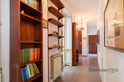 Biblioteca nell'appartamento