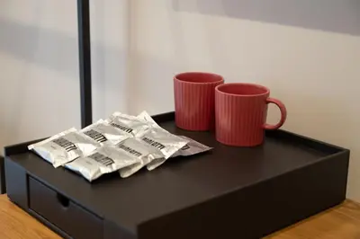 Set per la preparazione di tè e caffè presso Colour Suite