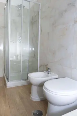 Bagno di White Butterfly Home