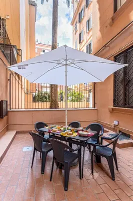 Balcone o terrazza di Pasitea, Appartamento zona San Pasquale a Napoli