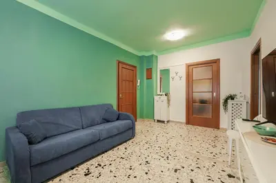 Area soggiorno di Casa Spaziosa, a pochi passi da Metro e Centro