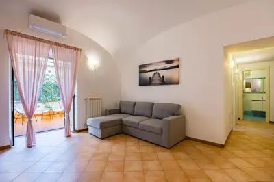 Area soggiorno di Materdei Beautiful Terrace by NapoliApartments