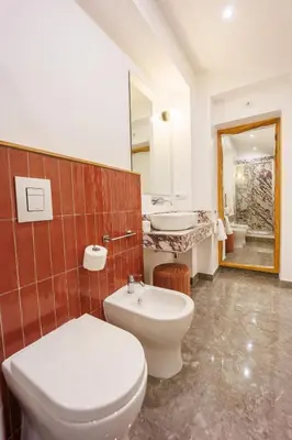 Bagno di The Other Duomo House By House In Naples