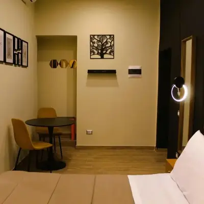 BlackWoody Contemporary Rooms - Napoli Centro Storico Via Toledo