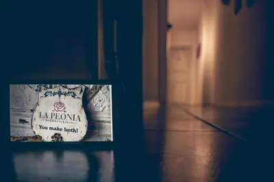 Certificato, attestato, insegna o altro documento esposto da La Peonia