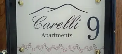 Certificato, attestato, insegna o altro documento esposto da Carelli 9 Apartments 4