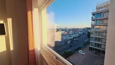 Vista generica su Napoli o vista sulla città dall'interno dell'appartamento