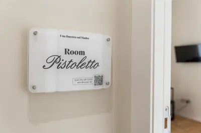 TV o dispositivi per l'intrattenimento presso Una finestra sul Madre By Dimorra