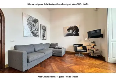 Area soggiorno di STAZIONE CENTRALE - 4 posti letto con wifi e netflix a Piazza Garibaldi