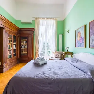 Cavour Art and Museum Flat by NapoliApartments