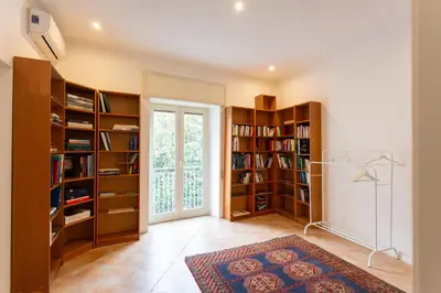Biblioteca nell'appartamento