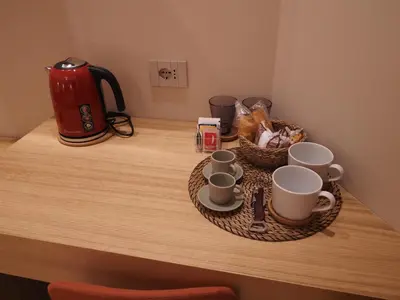 Set per la preparazione di tè e caffè presso L'Angolo sul Mare