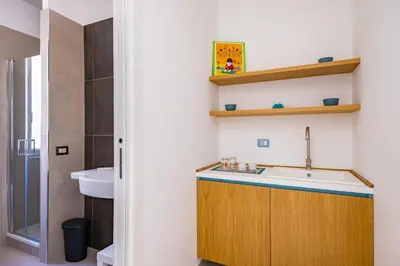 Bagno di Brombeis Double Bedroom Center by NapoliApartments