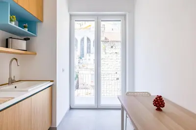 Cucina o angolo cottura di Brombeis Double Bedroom Center by NapoliApartments