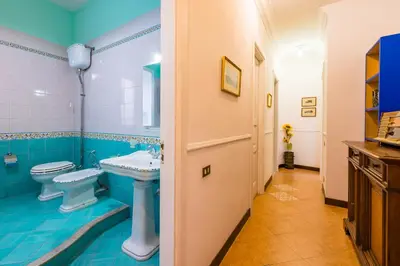 Bagno di La Casa di Famiglia by NapoliApartments