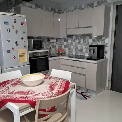 10elode House