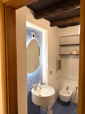 Bagno di Domus Gazzara -Napoli Centro Storico