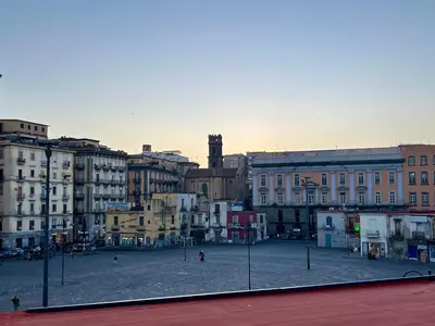 Vista generica su Napoli o vista sulla città dall'interno del bed & breakfast