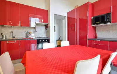 Cucina o angolo cottura di Cozy Apartment In Napoli With Wifi