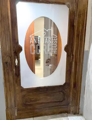 Certificato, attestato, insegna o altro documento esposto da Anema&Core house