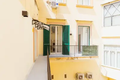 Balcone o terrazza di Dove Dormire a Napoli New Opening 2025
