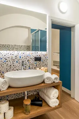 Bagno di Elena's flat