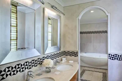 Bagno di Renaissance Naples Hotel Mediterraneo