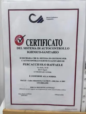 Certificato, attestato, insegna o altro documento esposto da Perca39 Casa nel cuore di Napoli, zona Sanità