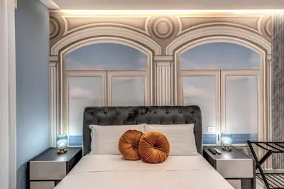 Letto o letti in una camera di Sanità Naples Central Grand Apartment for 10 Guest