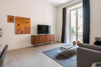 TV o dispositivi per l'intrattenimento presso Design flat next to Via Toledo up to 4 people