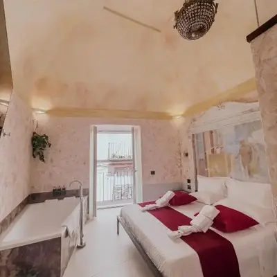 Odeon Neapolis Historic Luxury Residence