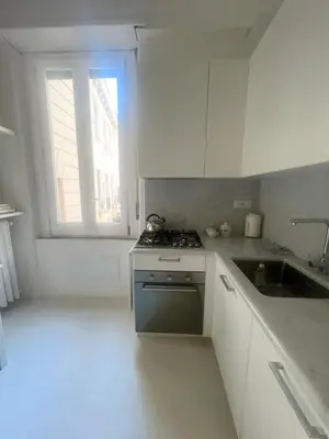 Cucina o angolo cottura di Alice's new studio apartment in the center of Chiaia