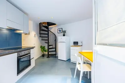 Cucina o angolo cottura di Art Apartment by Napoliapartments