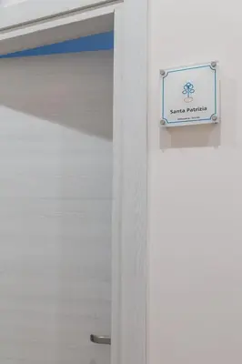 Certificato, attestato, insegna o altro documento esposto da I tre santi apartment