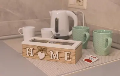 Set per la preparazione di tè e caffè presso Chiaia Partenopeo