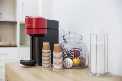 Set per la preparazione di tè e caffè presso VomeroMetroNest By Dimorra