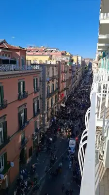 Vista generica su Napoli o vista sulla città dall'interno del bed & breakfast