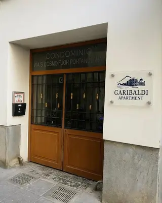 Certificato, attestato, insegna o altro documento esposto da Garibaldi Apartment