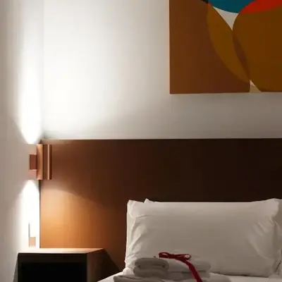Rooms Around