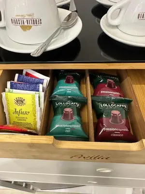 Set per la preparazione di tè e caffè presso San Gennaro Luxury 19