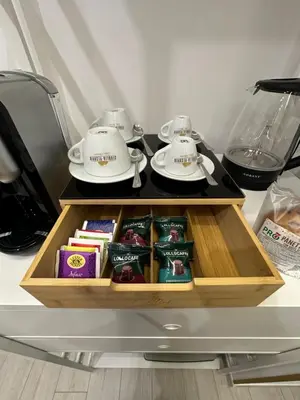 Set per la preparazione di tè e caffè presso San Gennaro Luxury 19