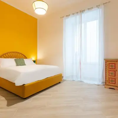 Glow Napoli Retreat - Top Collection