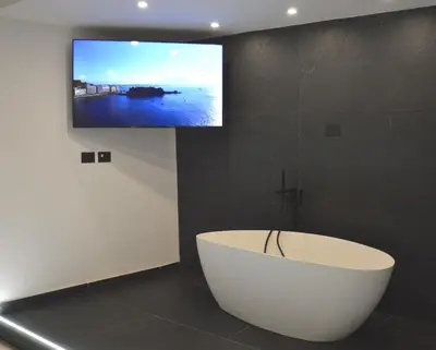 TV o dispositivi per l'intrattenimento presso Busso - Il Basso di Lusso