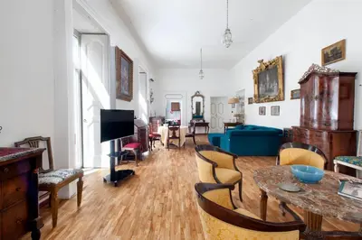 TV o dispositivi per l'intrattenimento presso Royal Suite - Luxury Home in the Heart of Naples