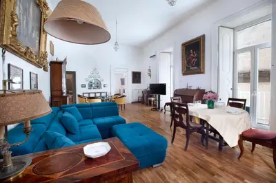 Area soggiorno di Royal Suite - Luxury Home in the Heart of Naples
